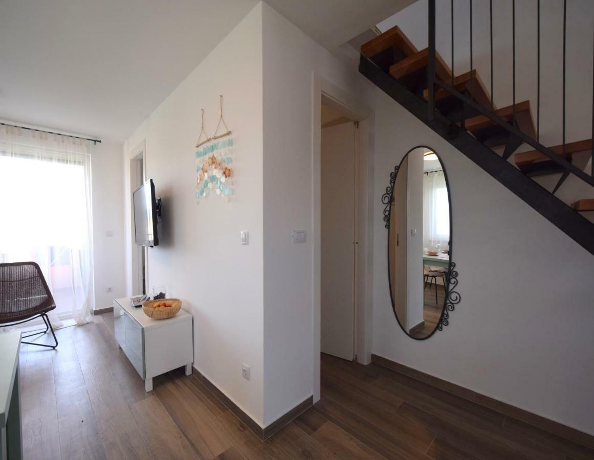 Apartments Medna Čižići Esterno foto