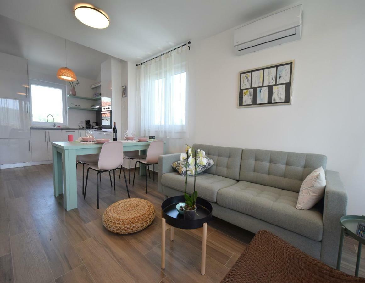 Apartments Medna Čižići Esterno foto