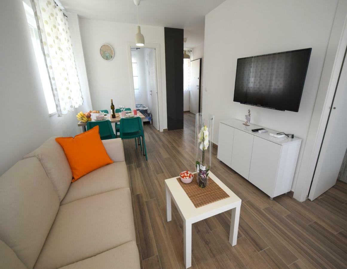 Apartments Medna Čižići Esterno foto