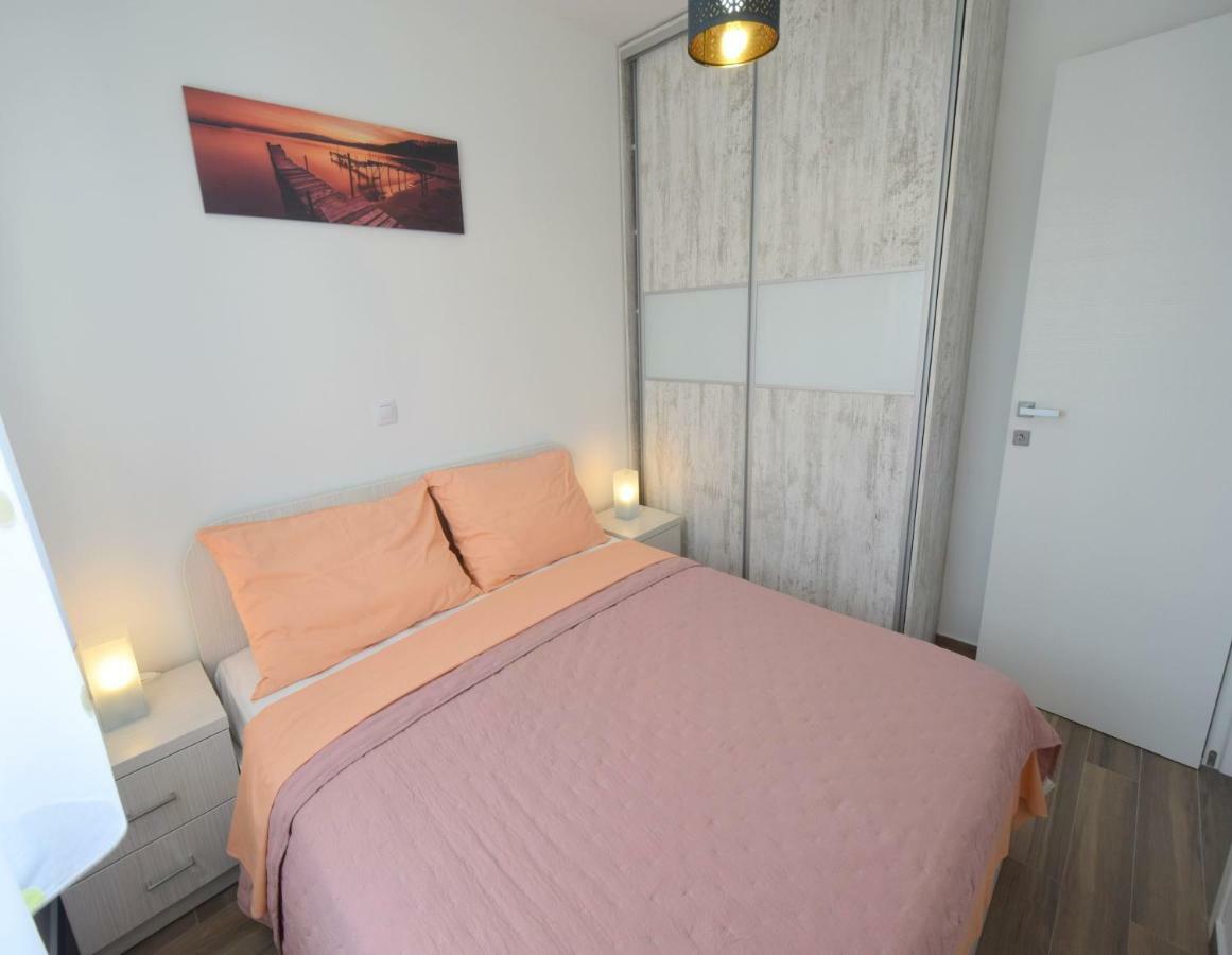 Apartments Medna Čižići Esterno foto