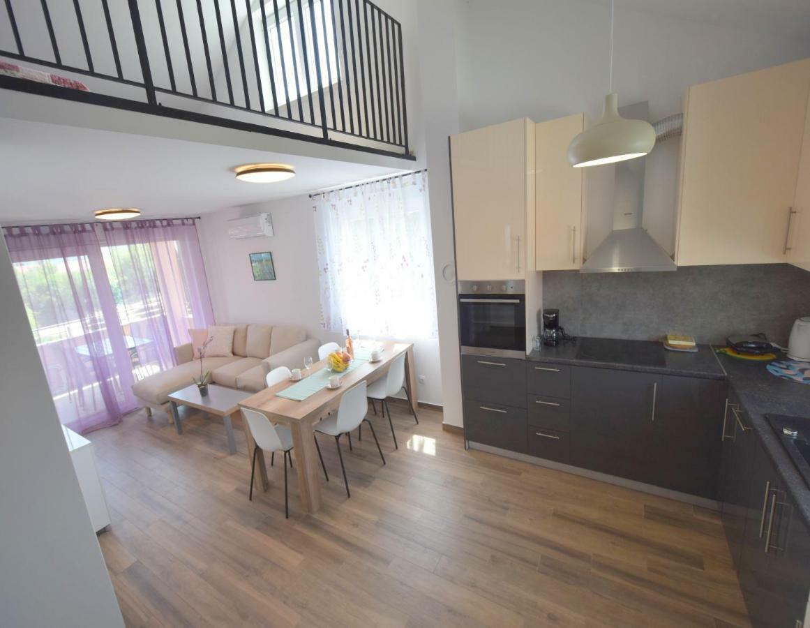 Apartments Medna Čižići Esterno foto