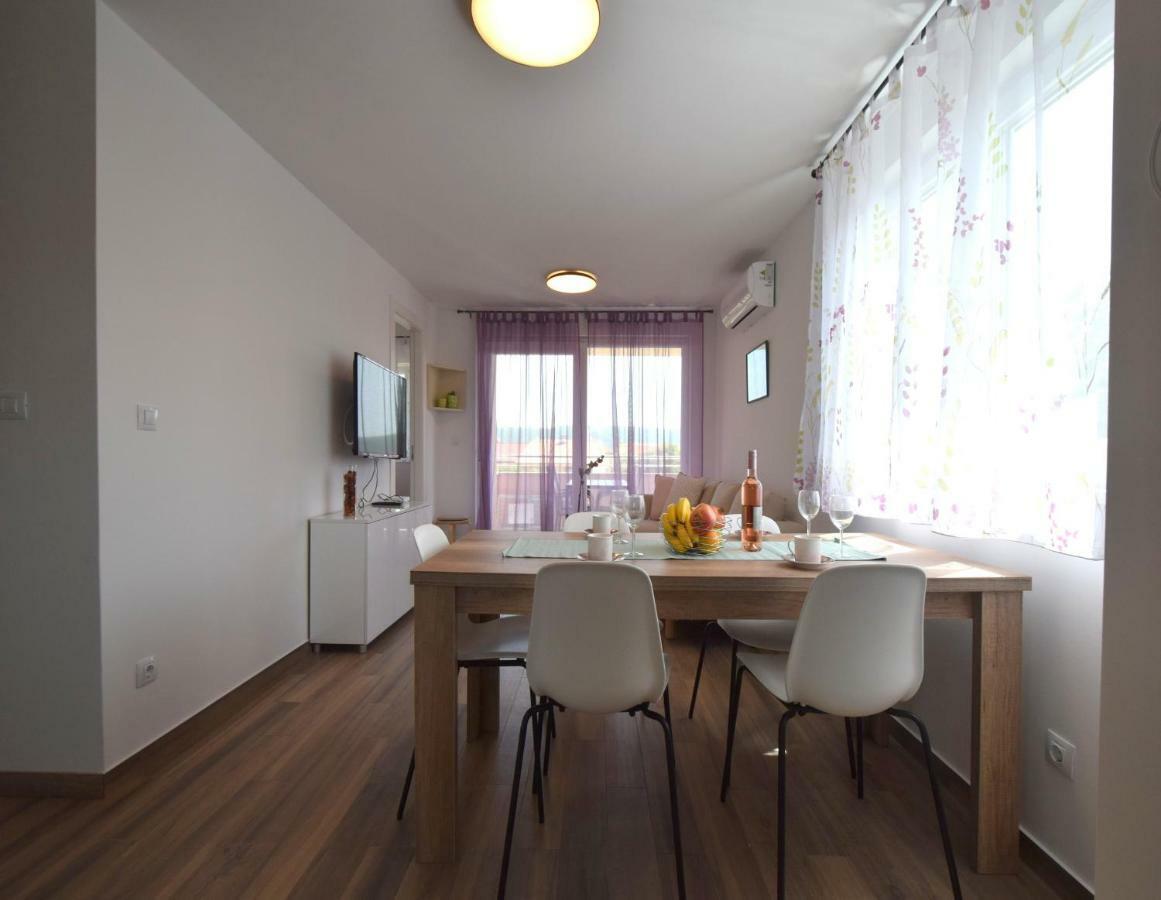 Apartments Medna Čižići Esterno foto