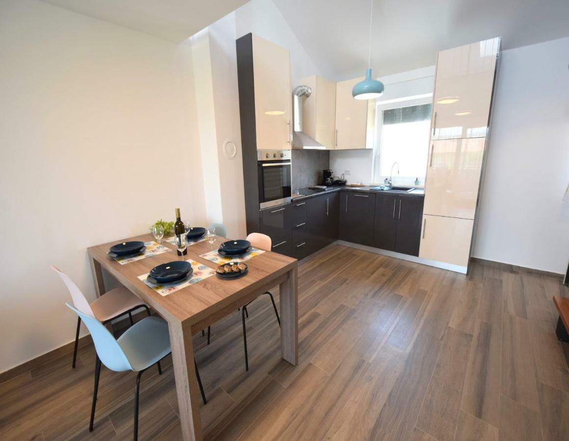 Apartments Medna Čižići Esterno foto